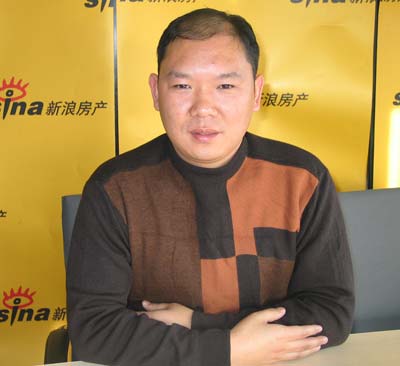 周義虎:挑選瓷磚要看瓷磚吸水率