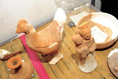 涪陵發(fā)現(xiàn)國內(nèi)最大陶棺(組圖)