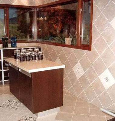 用瓷磚打破清一色廚房空間