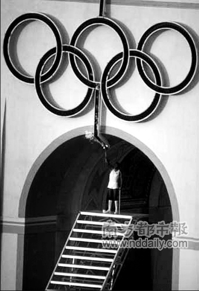 盤(pán)點(diǎn)歷屆奧運(yùn)會(huì)點(diǎn)火儀式之最 最感人亞特蘭大