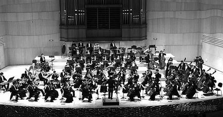 “中國(guó)電信之夜新年音樂(lè)會(huì)”陳燮陽(yáng)激情四射