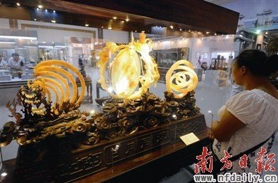 400廣東民間工藝精品出京《飛龍?jiān)谔臁?.8億