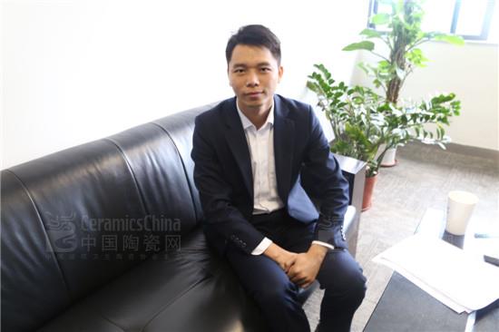 大藝磁磚市場(chǎng)部經(jīng)理李炳才