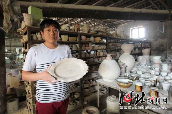 【唐山工匠】制胎工:陶瓷工藝中的“獨行俠”(圖) 【唐山工匠】制胎工:陶瓷工藝中的“獨行俠”(圖)