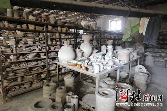 【唐山工匠】制胎工:陶瓷工藝中的“獨行俠”(圖) 【唐山工匠】制胎工:陶瓷工藝中的“獨行俠”(圖)