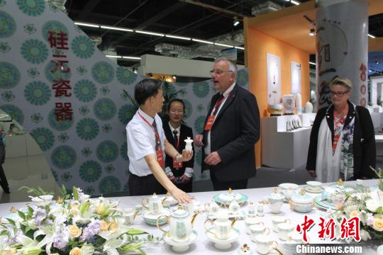 中國陶瓷企業(yè)亮相國際陶博會以中國品牌重返絲路“商隊”